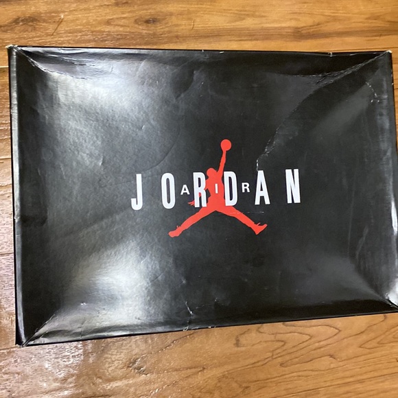 Air Jordan 11 Retro - Picture 9 of 9